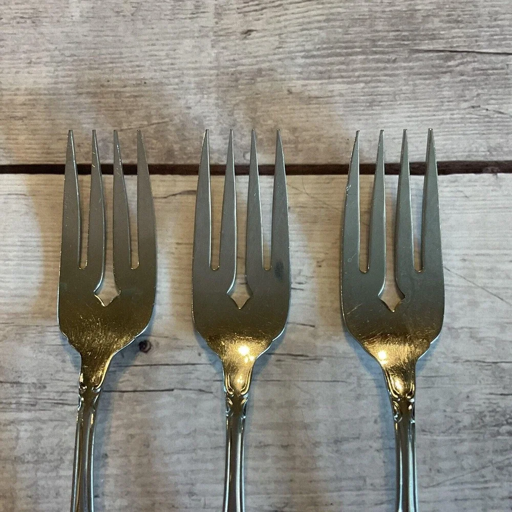 3 Oneida Deluxe STRATHMORE Stainless Steel Flatware Salad Dessert Forks Lot #3